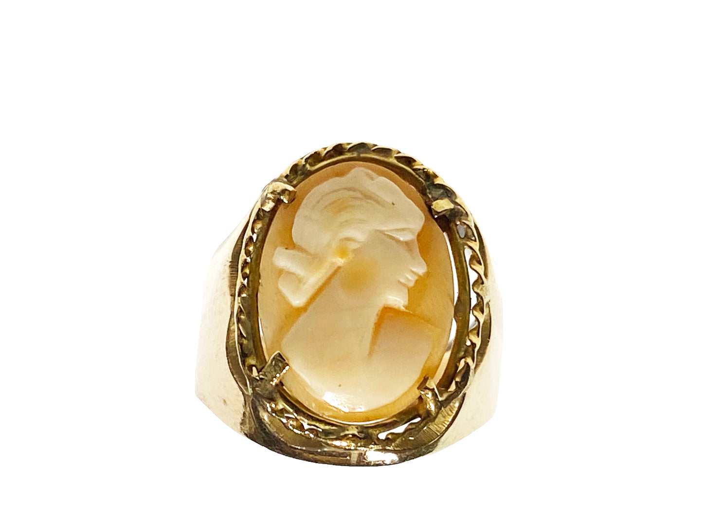 #4194 18K Gold Cameo Shell Ring Of a Young Lady size 4